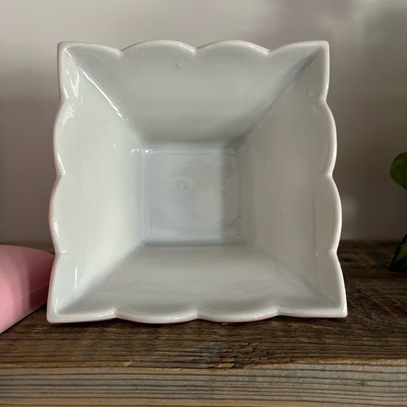 Hull Pottery pink lidded trinket candy dish - Picture 5 of 7